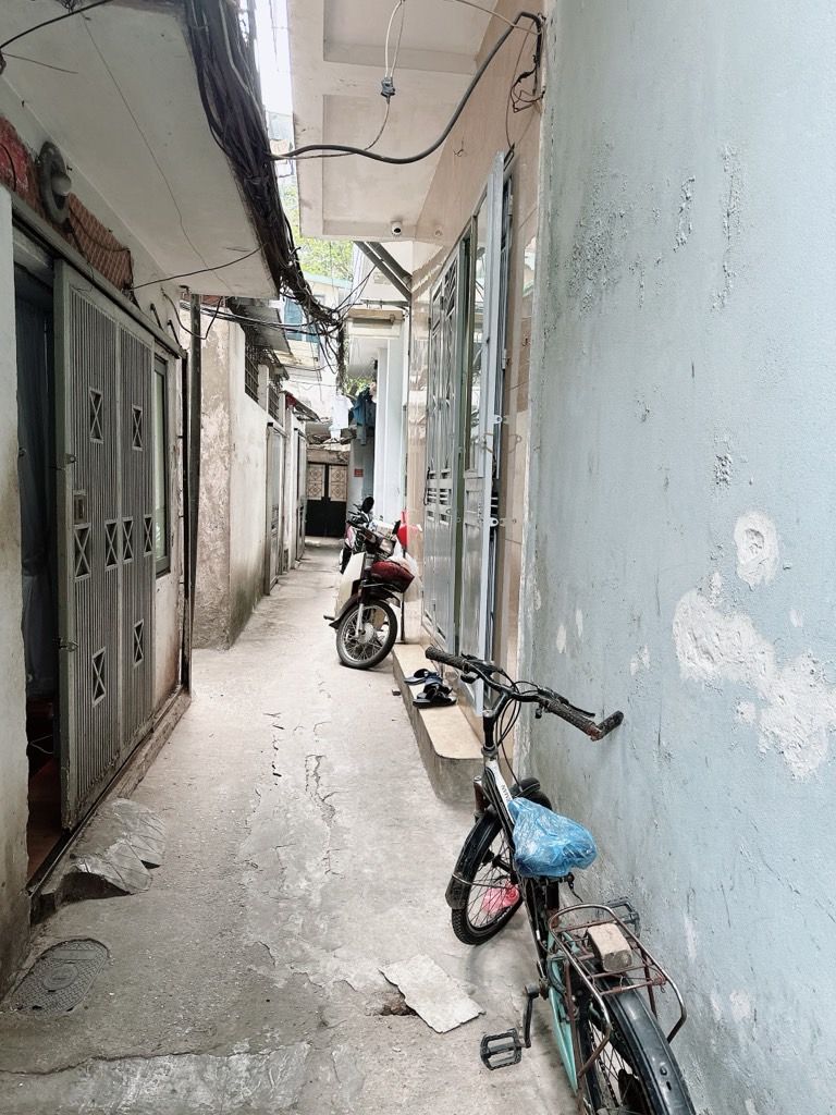 Bán nhà Bùi Ngọc Dương - diện tích 23m2 1 tầng - Căn hộ tập thể có sân vườn - giá 3,3 tỷ