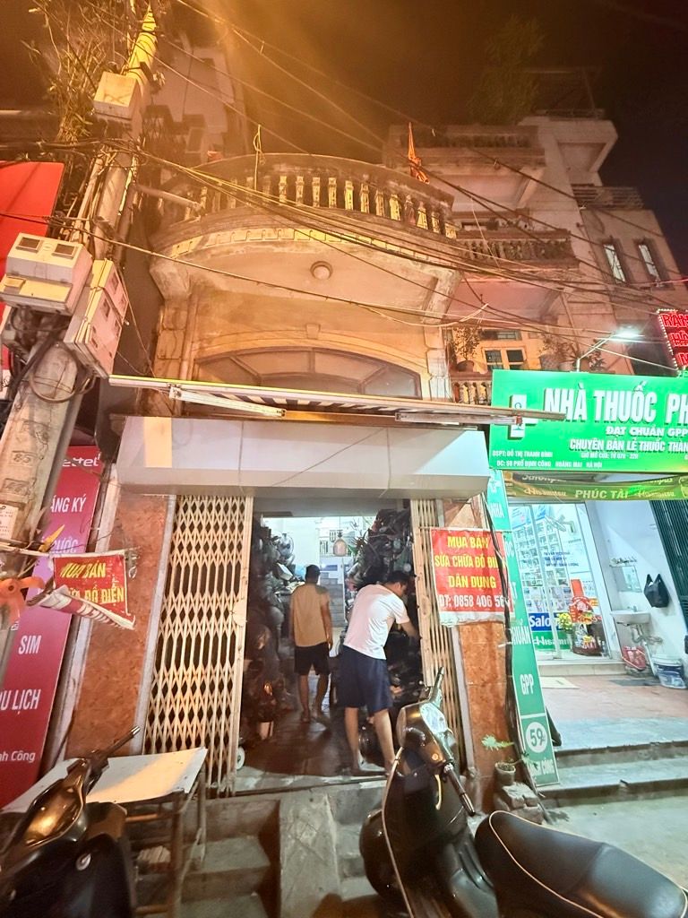 Bán nhà Định Công - diện tích 52m2 3 tầng - Nhà mặt phố - giá 23 tỷ