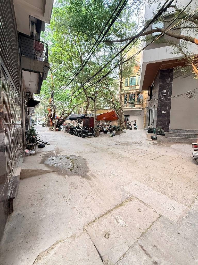 Bán nhà Triều Khúc - diện tích 34m2 5 tầng - Ô tô tránh - giá 9,5 tỷ