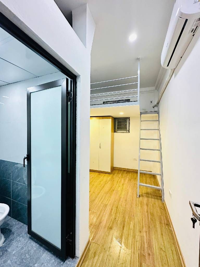 Bán nhà Triều Khúc - diện tích 34m2 5 tầng - Ô tô tránh - giá 9,5 tỷ