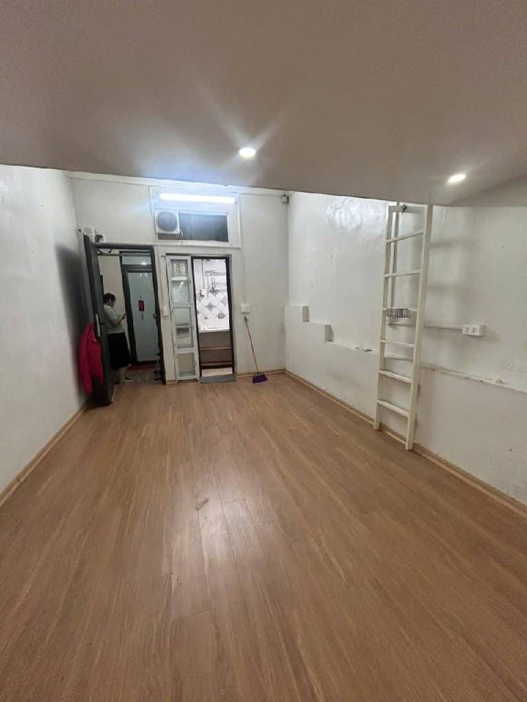 Bán nhà Lò Đúc - diện tích 50m2 2 tầng - ÔTÔ ĐỖ CHÂN NHÀ - giá 3,35 tỷ