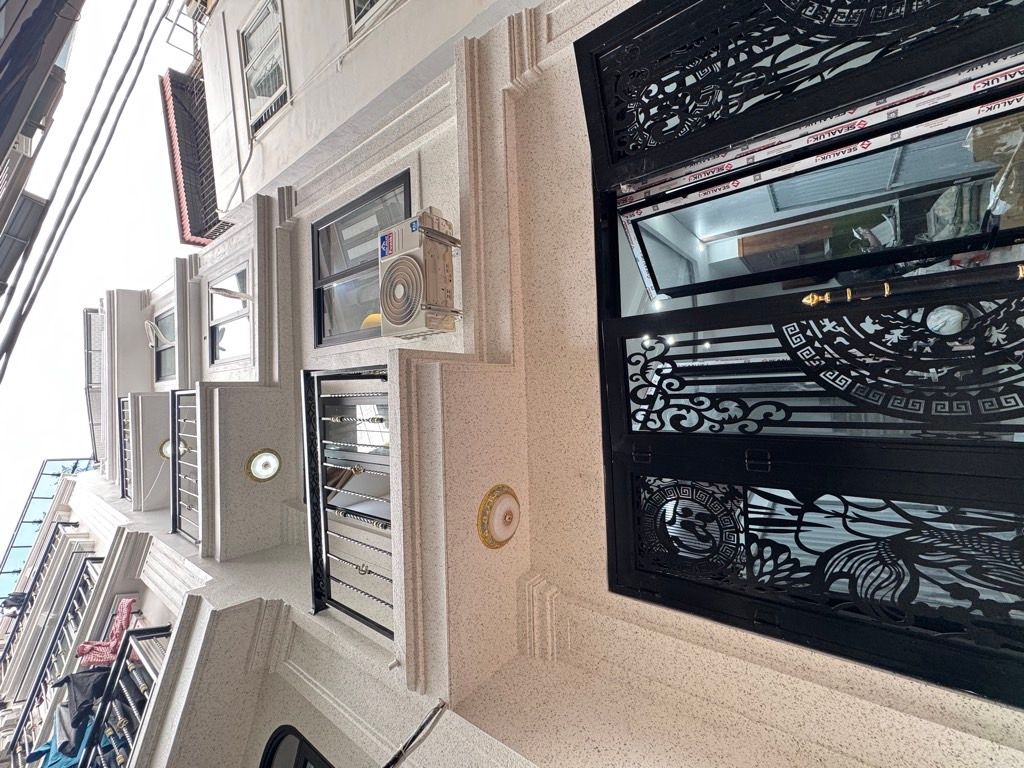 Bán nhà Định Công Thượng - diện tích 30m2 5 tầng - Lô góc hai thoáng - giá 8,3 tỷ