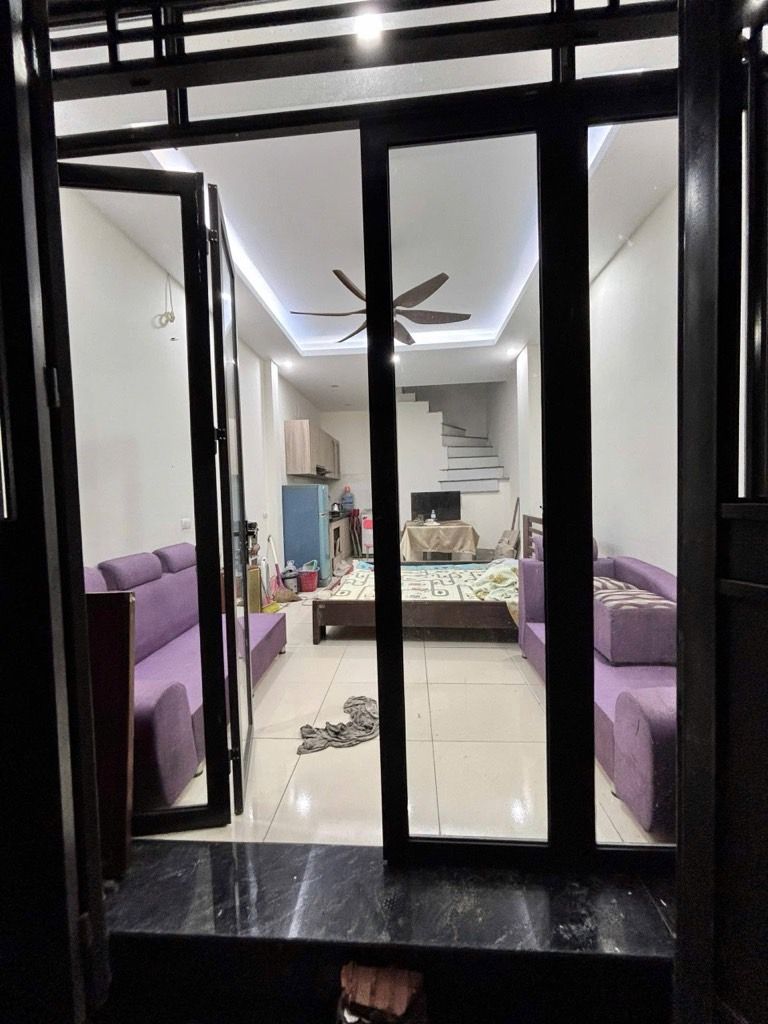 Bán nhà Định Công - diện tích 25,2m2 2 tầng - Nhà đẹp hiếm có - giá 1,99 tỷ