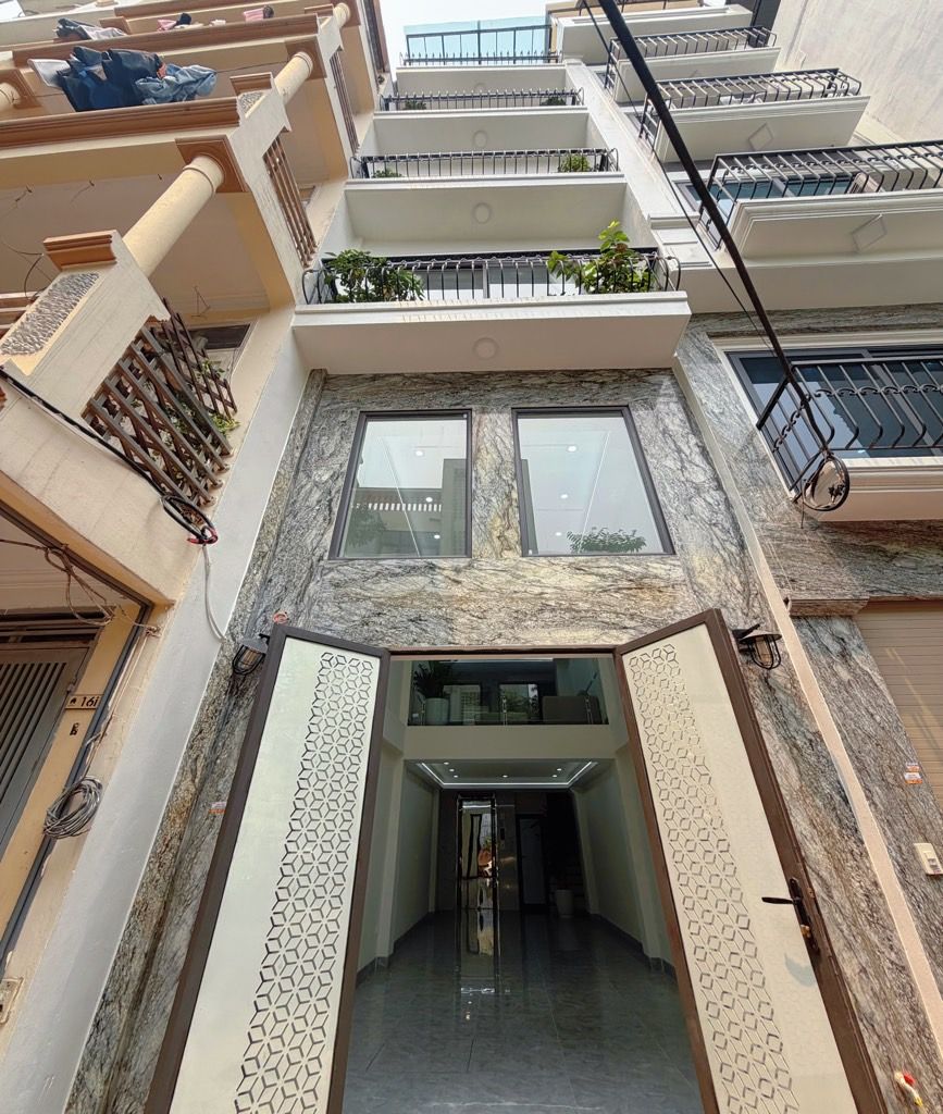 Bán nhà Dương Văn Bé - diện tích 38m2 6 tầng - Gara ô tô, thang máy - giá 16,8 tỷ