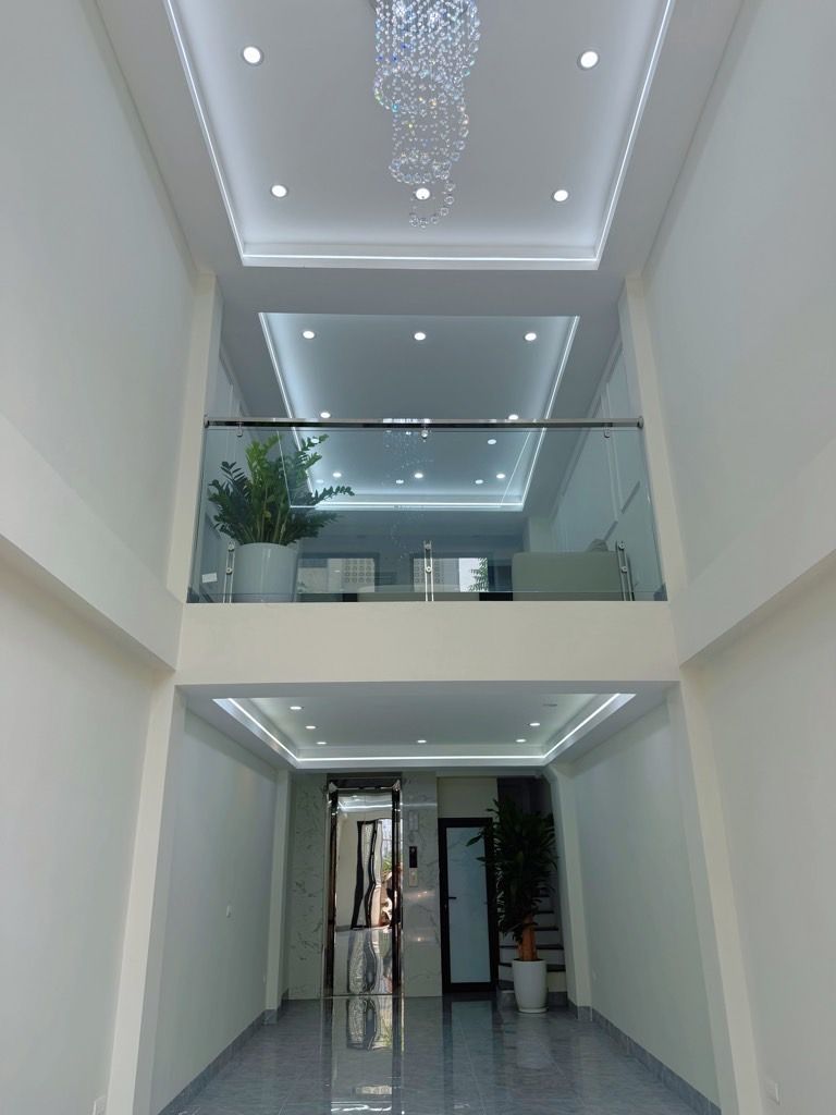 Bán nhà Dương Văn Bé - diện tích 38m2 6 tầng - Gara ô tô, thang máy - giá 16,8 tỷ