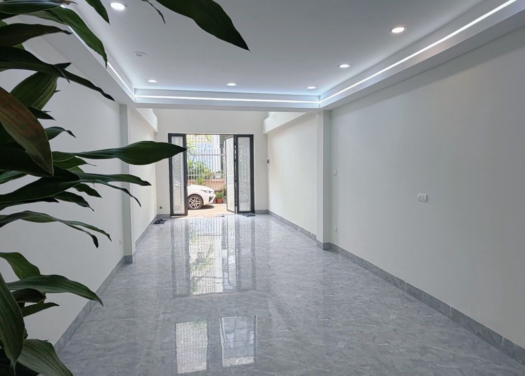 Bán nhà Dương Văn Bé - diện tích 38m2 6 tầng - Gara ô tô, thang máy - giá 16,8 tỷ