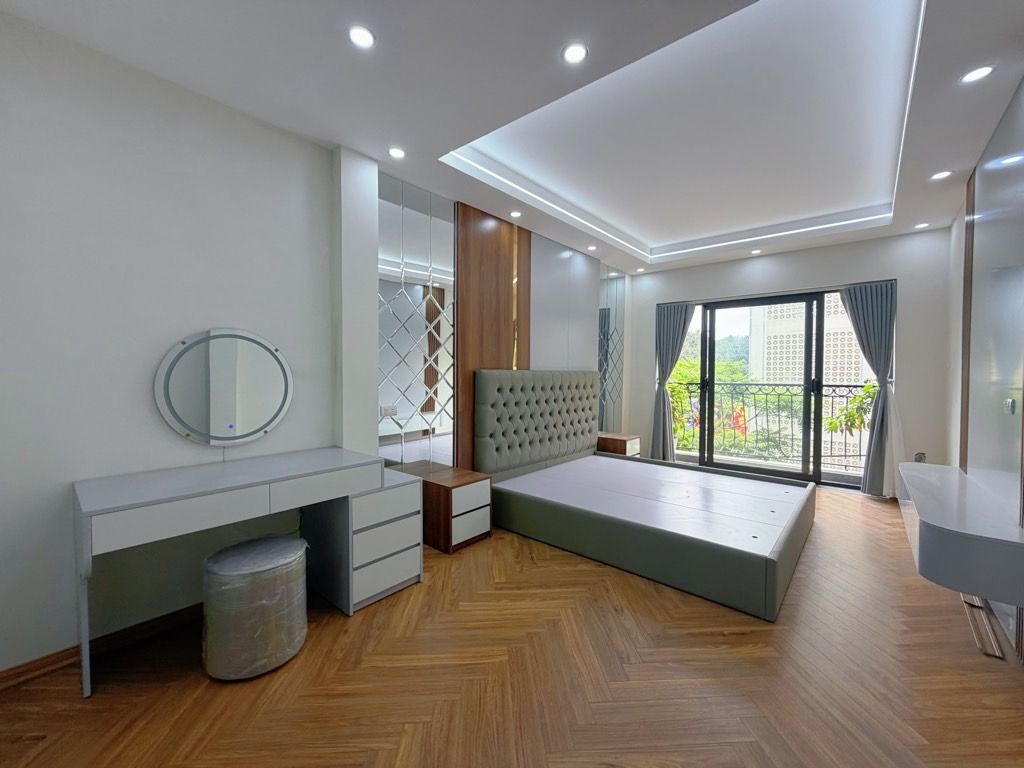 Bán nhà Dương Văn Bé - diện tích 38m2 6 tầng - Gara ô tô, thang máy - giá 16,8 tỷ