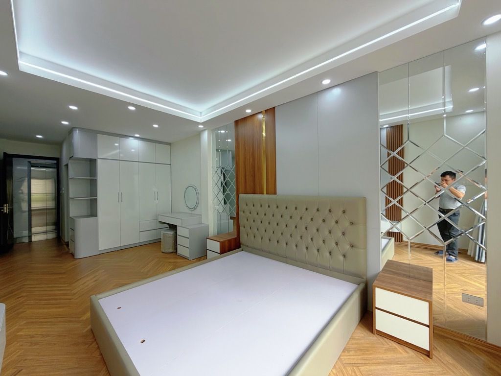 Bán nhà Dương Văn Bé - diện tích 38m2 6 tầng - Gara ô tô, thang máy - giá 16,8 tỷ