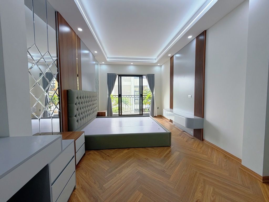 Bán nhà Dương Văn Bé - diện tích 38m2 6 tầng - Gara ô tô, thang máy - giá 16,8 tỷ