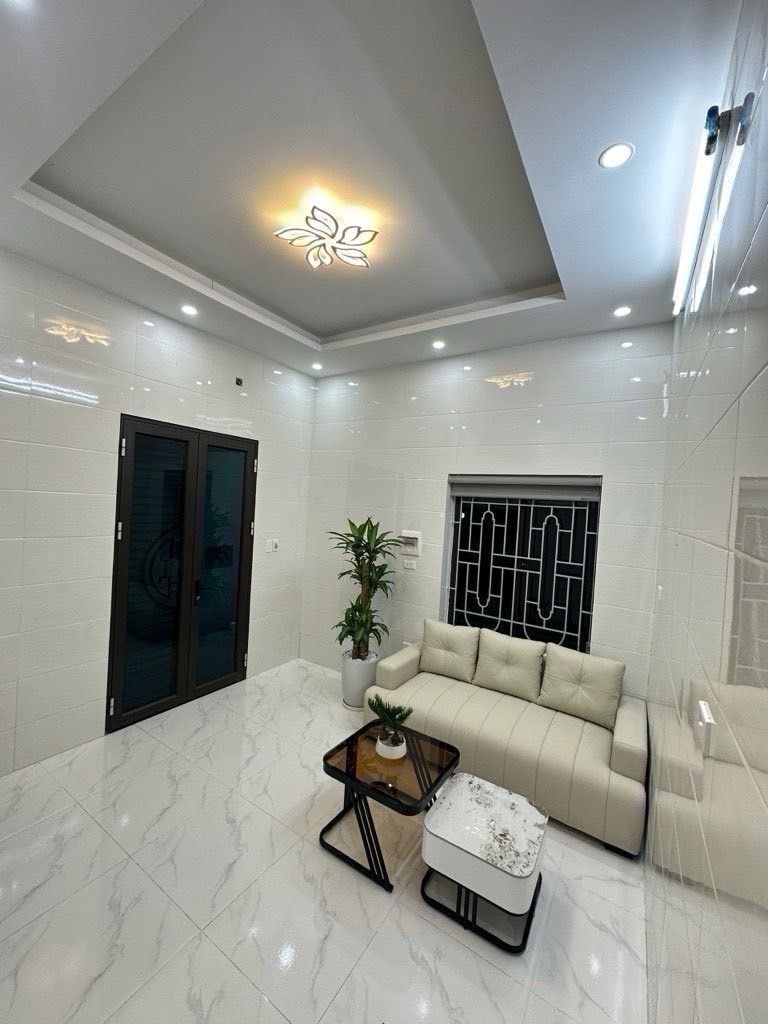 Bán nhà Vũ Tông Phan - diện tích 23m2 3 tầng - Lô góc thoáng sáng - giá 3,05 tỷ