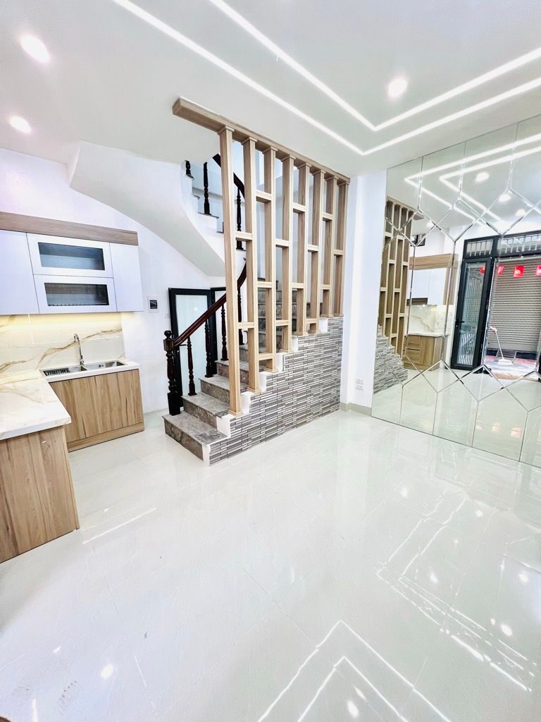 Bán nhà Giáp Nhị - diện tích 20m2 4.5 tầng - Lô góc 2 thoáng - giá 6,5 tỷ