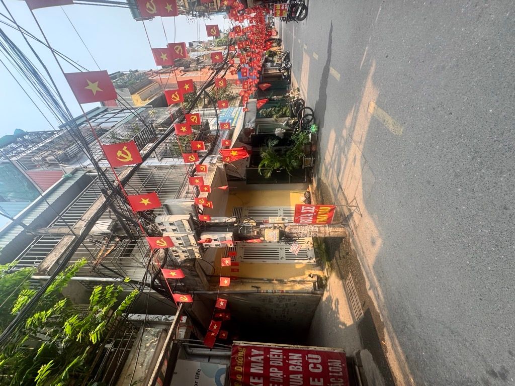 Bán nhà Tân Mai - diện tích 18m2 4 tầng - Ô tô đỗ cửa - giá 7 tỷ