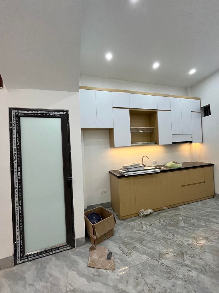 Bán nhà Minh Khai - diện tích 32.6m2 4 tầng - Ô TÔ DỪNG ĐỖ CÁCH NHÀ 10m - giá 8,9 tỷ