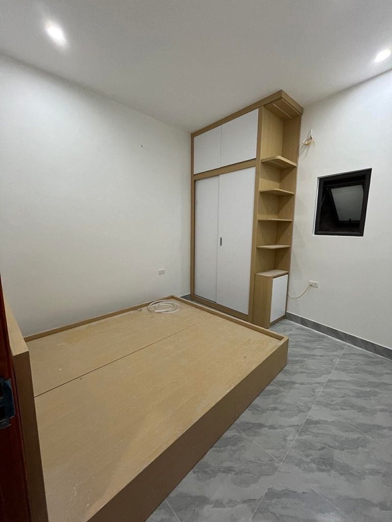 Bán nhà Minh Khai - diện tích 32.6m2 4 tầng - Ô TÔ DỪNG ĐỖ CÁCH NHÀ 10m - giá 8,9 tỷ