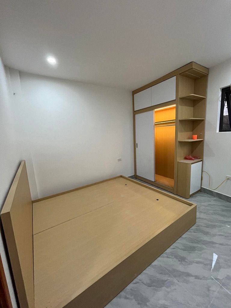 Bán nhà Minh Khai - diện tích 32.6m2 4 tầng - Ô TÔ DỪNG ĐỖ CÁCH NHÀ 10m - giá 8,9 tỷ