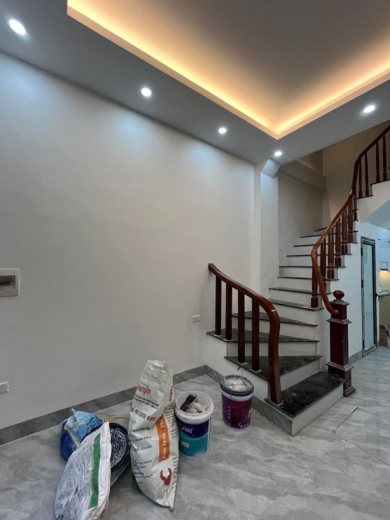 Bán nhà Minh Khai - diện tích 32.6m2 4 tầng - Ô TÔ DỪNG ĐỖ CÁCH NHÀ 10m - giá 8,9 tỷ