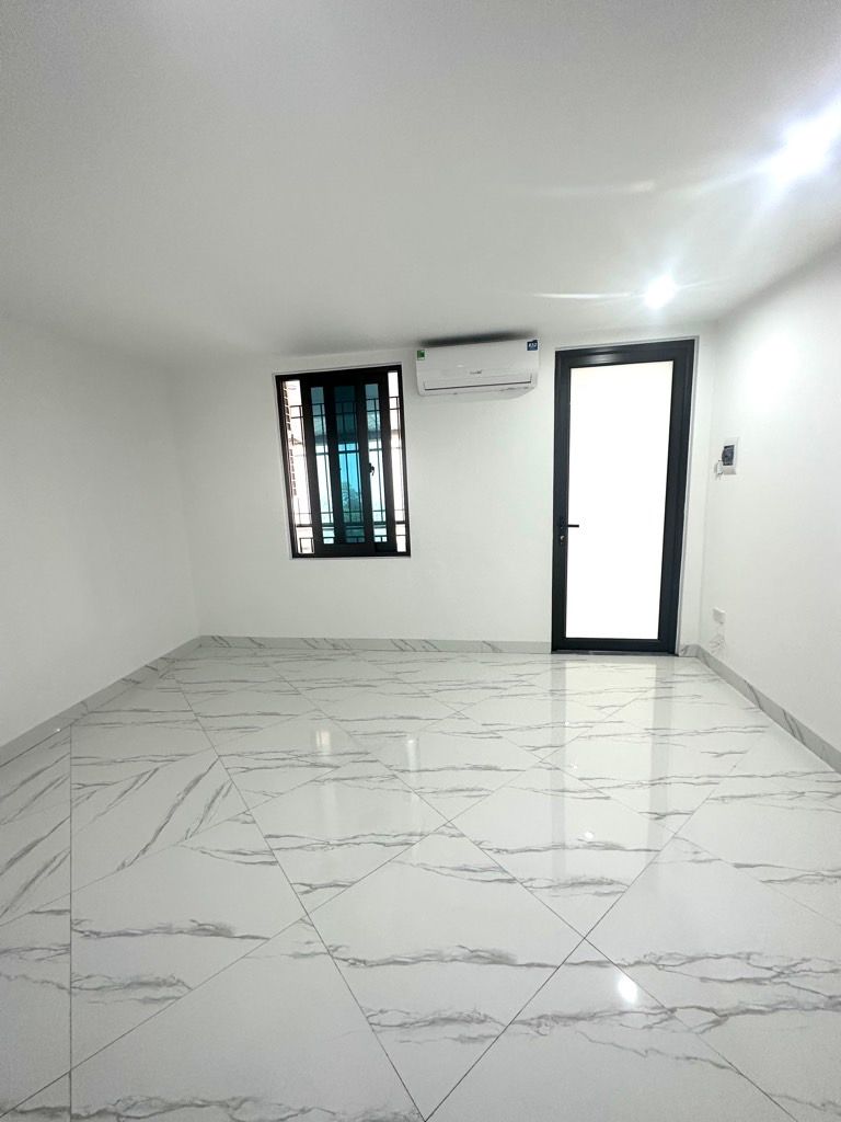 Bán nhà Vĩnh Hưng - diện tích 36m2 2 tầng - cách ô tô tránh 10 bước đi bộ - giá 3,1 tỷ