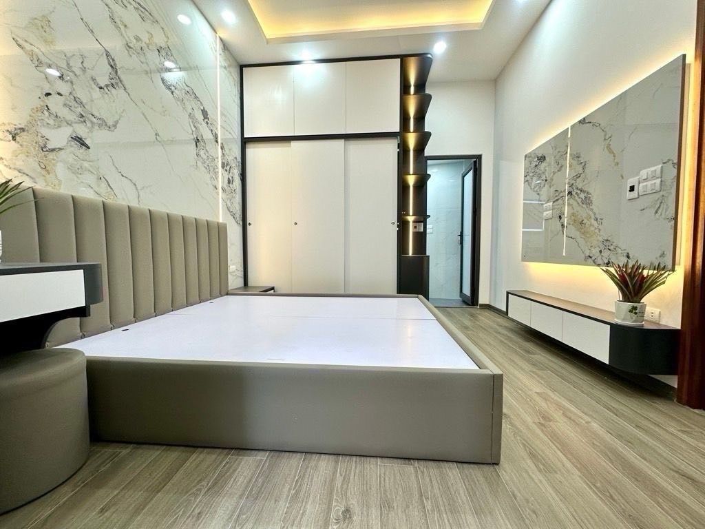 Bán nhà Gốc Đề - diện tích 40.5m2 4 tầng - Ô TÔ MẶT - giá 9,6 tỷ