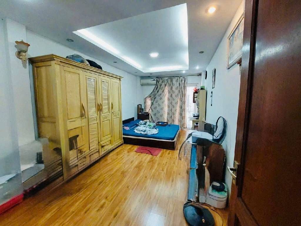 Bán nhà Lê Duẩn - diện tích 33m2 7 tầng - Ngõ thông - giá 11,2 tỷ