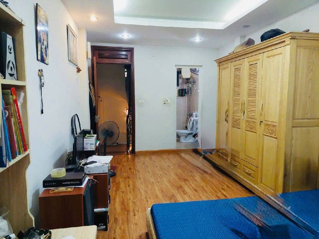 Bán nhà Lê Duẩn - diện tích 33m2 7 tầng - Ngõ thông - giá 11,2 tỷ