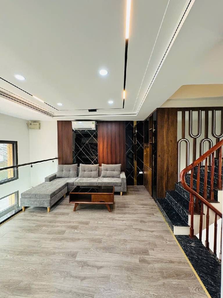 Bán nhà Nam Dư - diện tích 36.8m2 7 tầng - Ô tô vào nhà - giá 15,2 tỷ