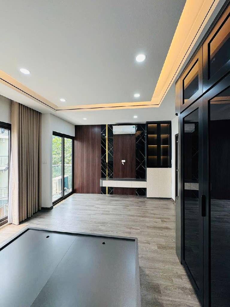 Bán nhà Nam Dư - diện tích 36.8m2 7 tầng - Ô tô vào nhà - giá 15,2 tỷ