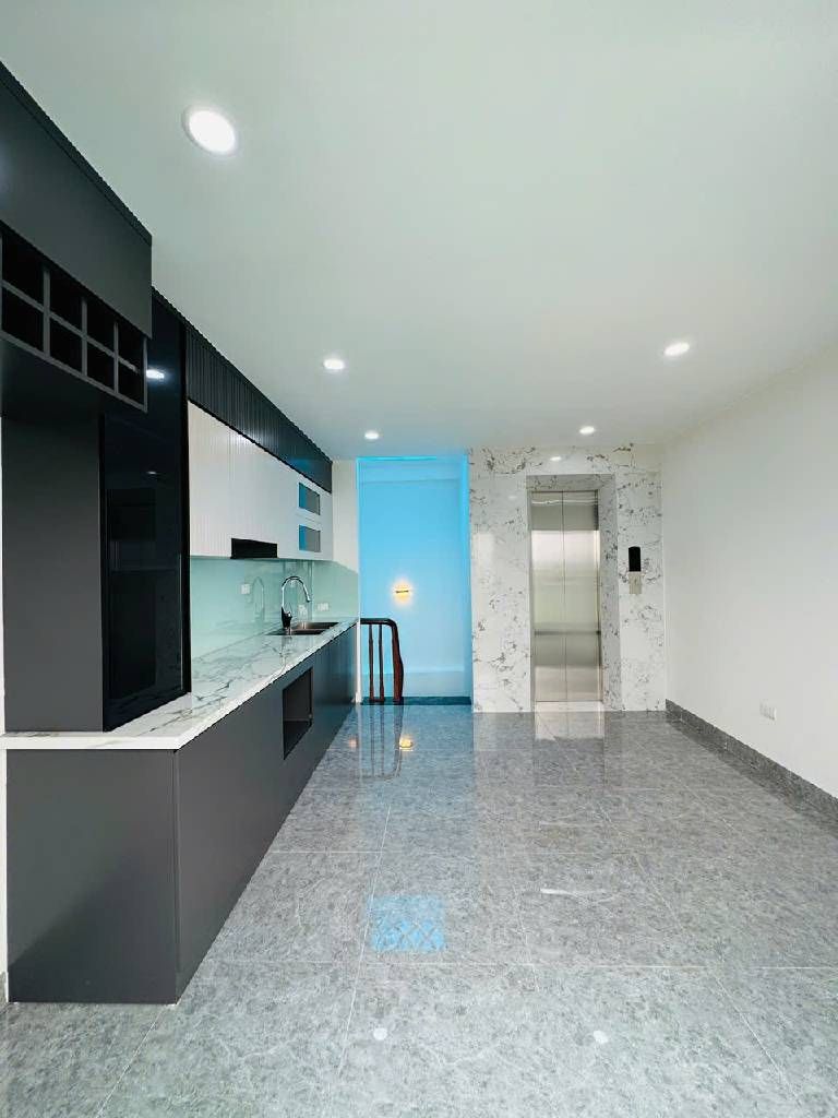 Bán nhà Nam Dư - diện tích 36.8m2 7 tầng - Ô tô vào nhà - giá 15,2 tỷ