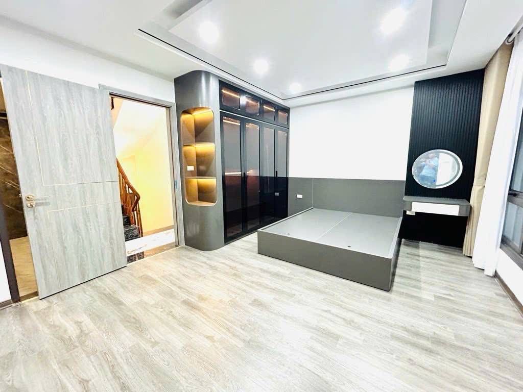 Bán nhà Nam Dư - diện tích 36.8m2 7 tầng - Ô tô vào nhà - giá 15,2 tỷ