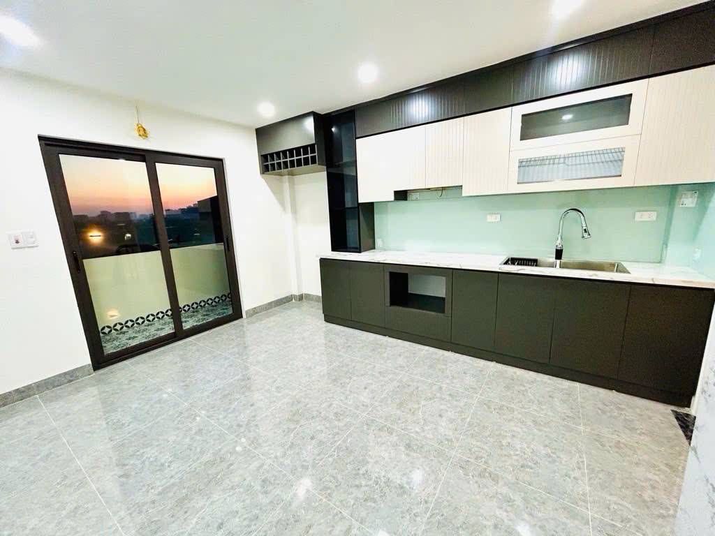 Bán nhà Nam Dư - diện tích 36.8m2 7 tầng - Ô tô vào nhà - giá 15,2 tỷ