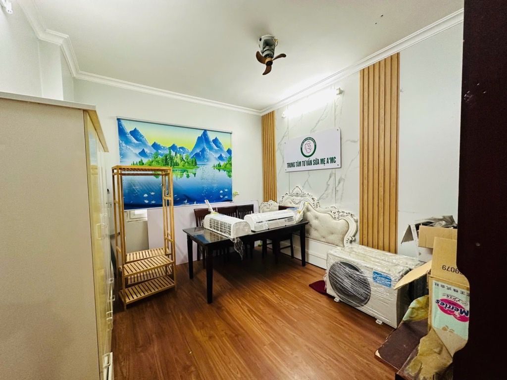 Bán nhà Khuất Duy Tiến - diện tích 122m2 1 tầng - Căn góc 3 ngủ thoáng mát - giá 9,7 tỷ