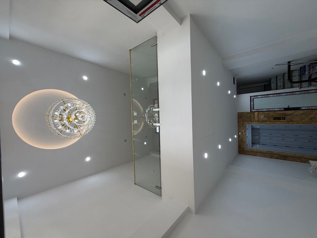 Bán nhà Đại Từ - diện tích 33m2 6 tầng - Thang máy, ô tô vào trong nhà - giá 10,9 tỷ