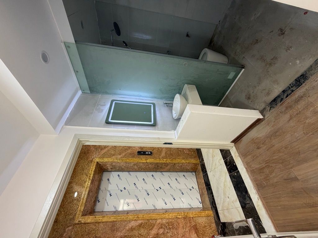 Bán nhà Đại Từ - diện tích 33m2 6 tầng - Thang máy, ô tô vào trong nhà - giá 10,9 tỷ