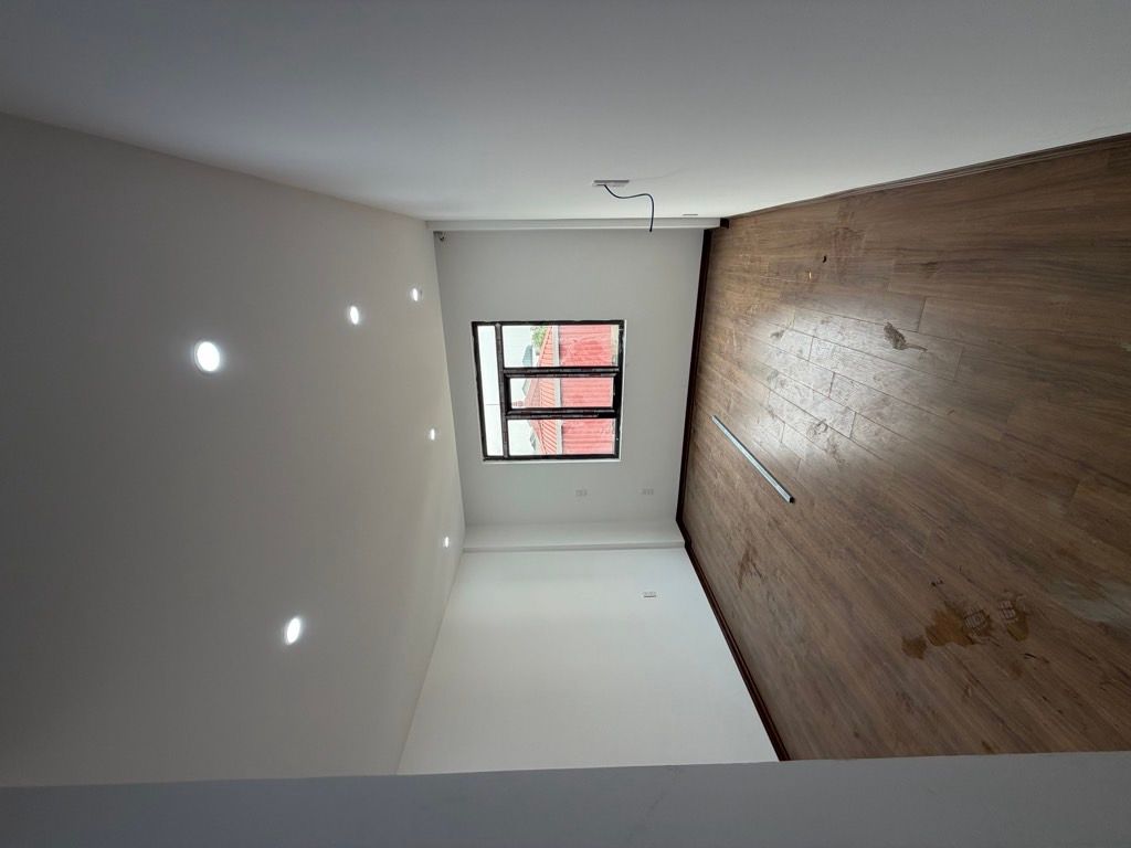 Bán nhà Đại Từ - diện tích 33m2 6 tầng - Thang máy, ô tô vào trong nhà - giá 10,9 tỷ