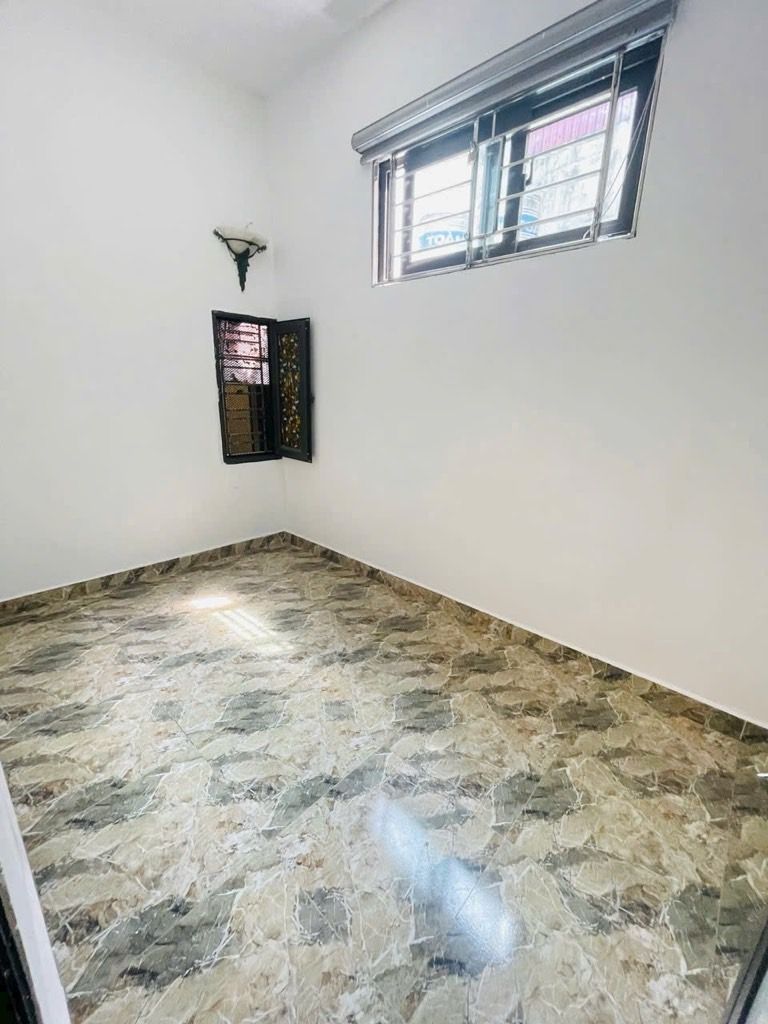 Bán nhà Hồng Mai - diện tích 23m2 3 tầng - Nhà cách phố 10m ra ô tô tránh - giá 3,8 tỷ