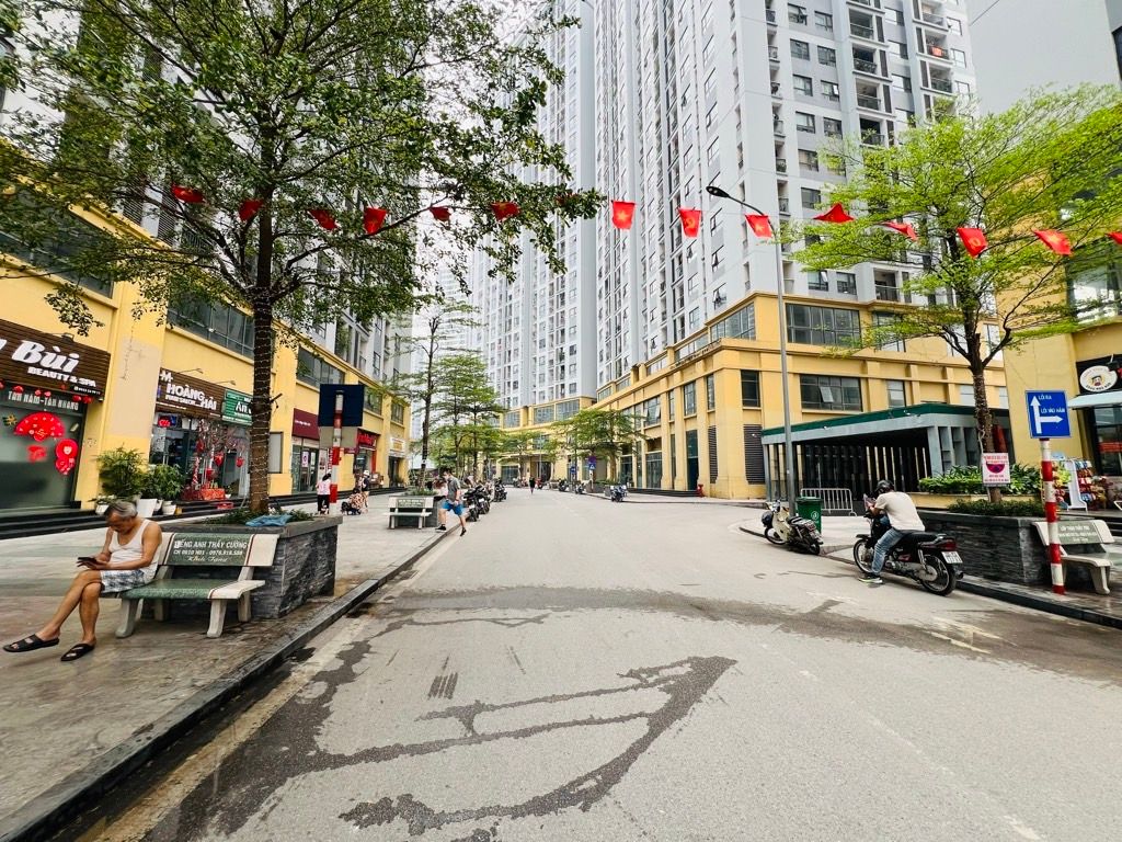 Bán nhà Lĩnh Nam - diện tích 96.5m2 1 tầng - Căn hộ lô góc hai thoáng - giá 8,6 tỷ