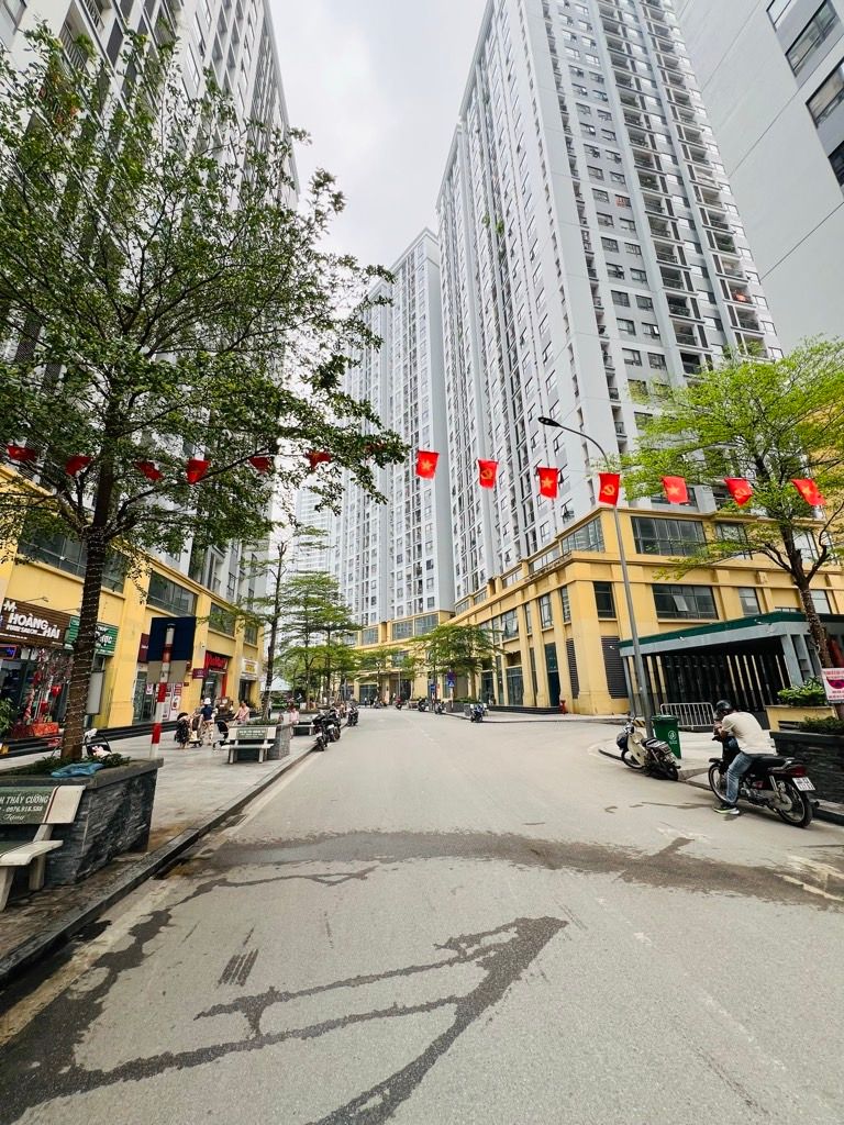 Bán nhà Lĩnh Nam - diện tích 96.5m2 1 tầng - Căn hộ lô góc hai thoáng - giá 8,6 tỷ