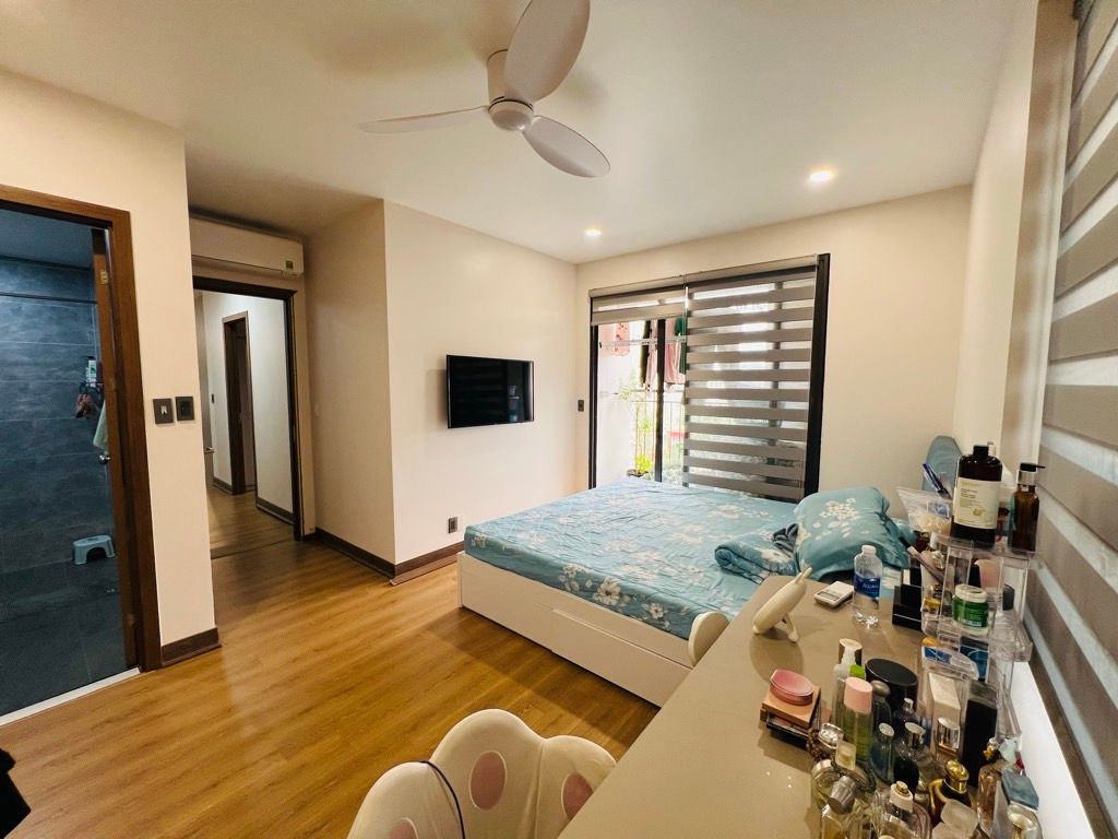 Bán nhà Lĩnh Nam - diện tích 96.5m2 1 tầng - Căn hộ lô góc hai thoáng - giá 8,6 tỷ