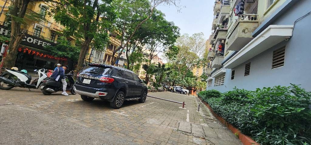 Bán nhà Định Công - diện tích 78m2 10 tầng - Sổ đỏ đẹp, giao dịch ngay - giá 6,4 tỷ