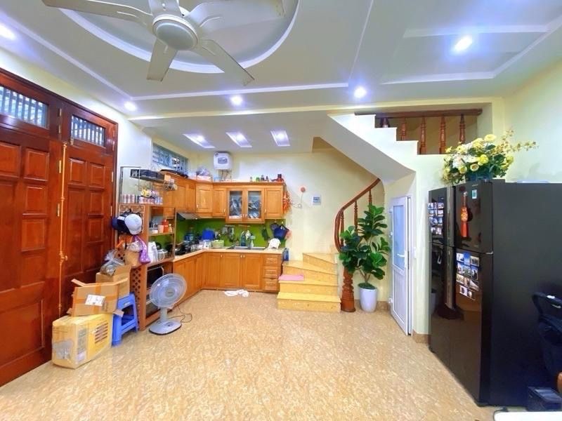 Bán nhà Nguyễn Lương Bằng - diện tích 37m2 5 tầng - Nhà đẹp ở ngay - giá 16 tỷ