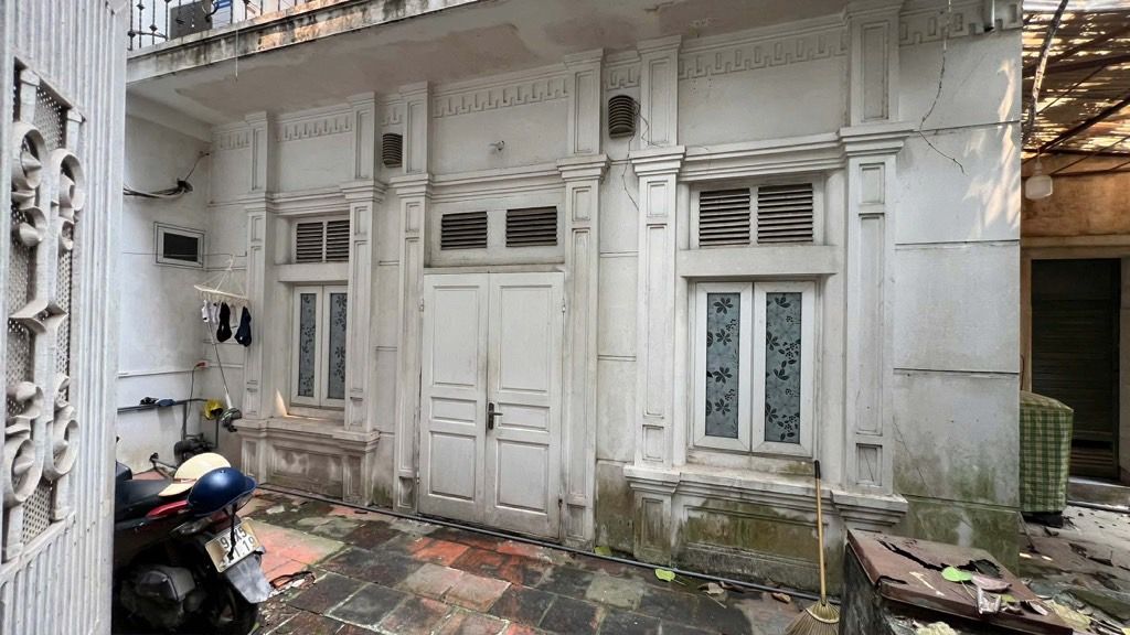 Bán nhà Hoàng Ngân - diện tích 101m2 3 tầng - Biệt thự cổ - giá 18 tỷ