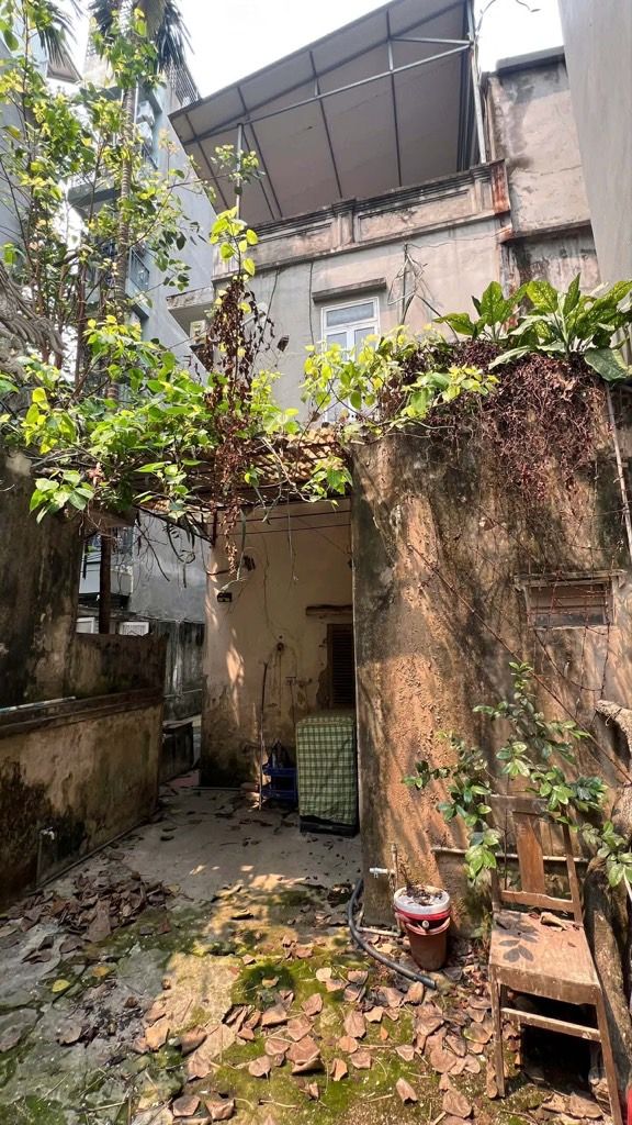 Bán nhà Hoàng Ngân - diện tích 101m2 3 tầng - Biệt thự cổ - giá 18 tỷ