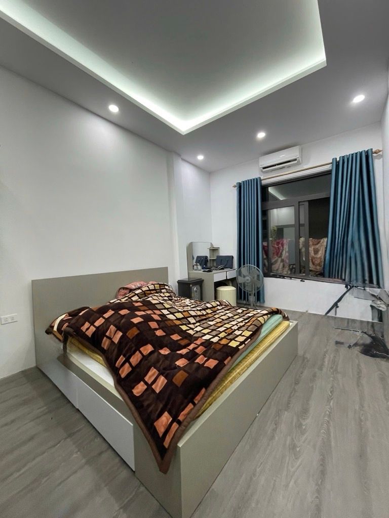 Bán nhà Thịnh Quang - diện tích 23m2 4 tầng - Nhà mới đẹp ở luôn - giá 6,9 tỷ