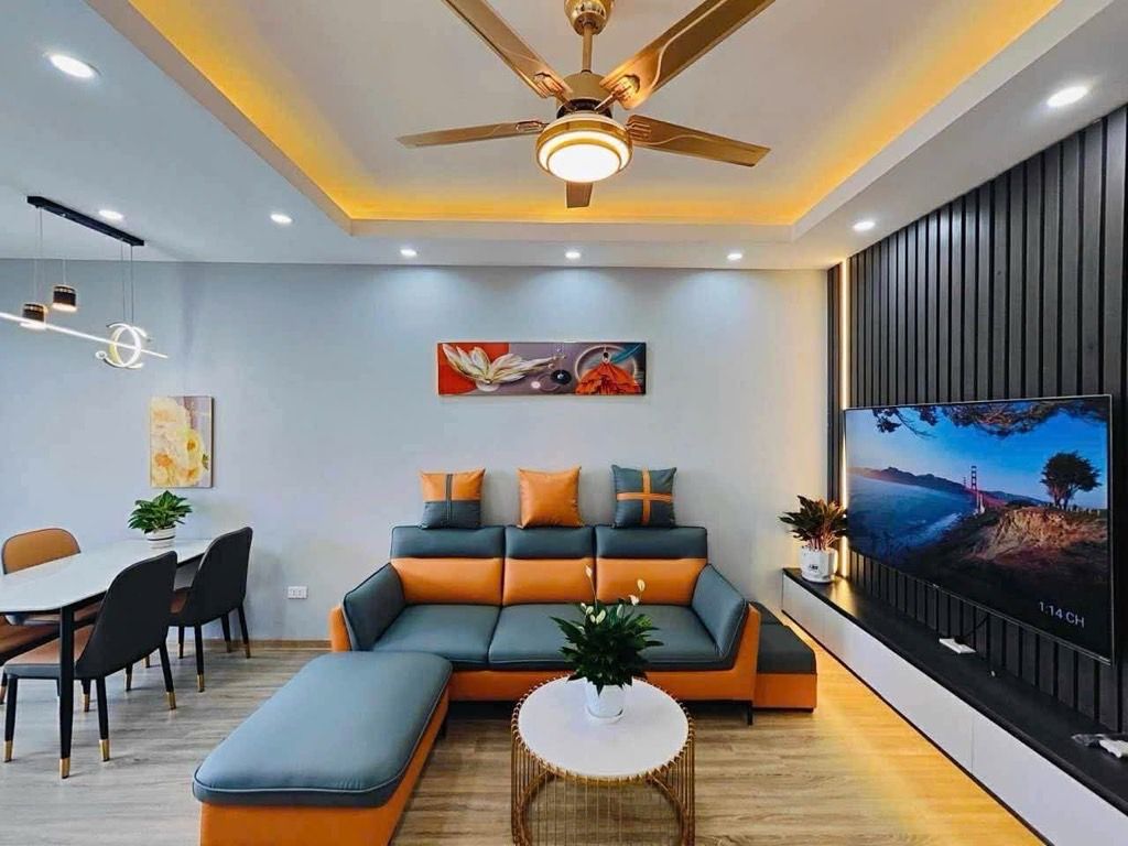 Bán nhà Linh - diện tích 76m2 1 tầng - ô tô đỗ sảnh - giá 4,35 tỷ