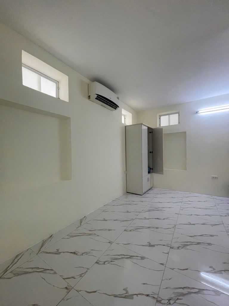 Bán nhà Tân Mai - diện tích 60m2 1 tầng - ô tô đỗ cửa - giá 3,8 tỷ