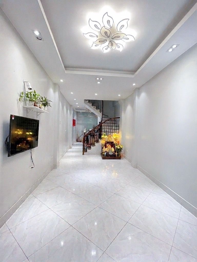 Bán nhà Hồng Mai - diện tích 45m2 5 tầng - Nhà rộng sát phố, cách ô tô 10m - giá 11,3 tỷ