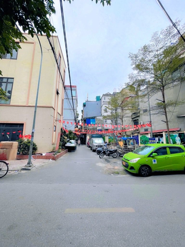 Bán nhà Hồng Mai - diện tích 45m2 5 tầng - Nhà rộng sát phố, cách ô tô 10m - giá 11,3 tỷ