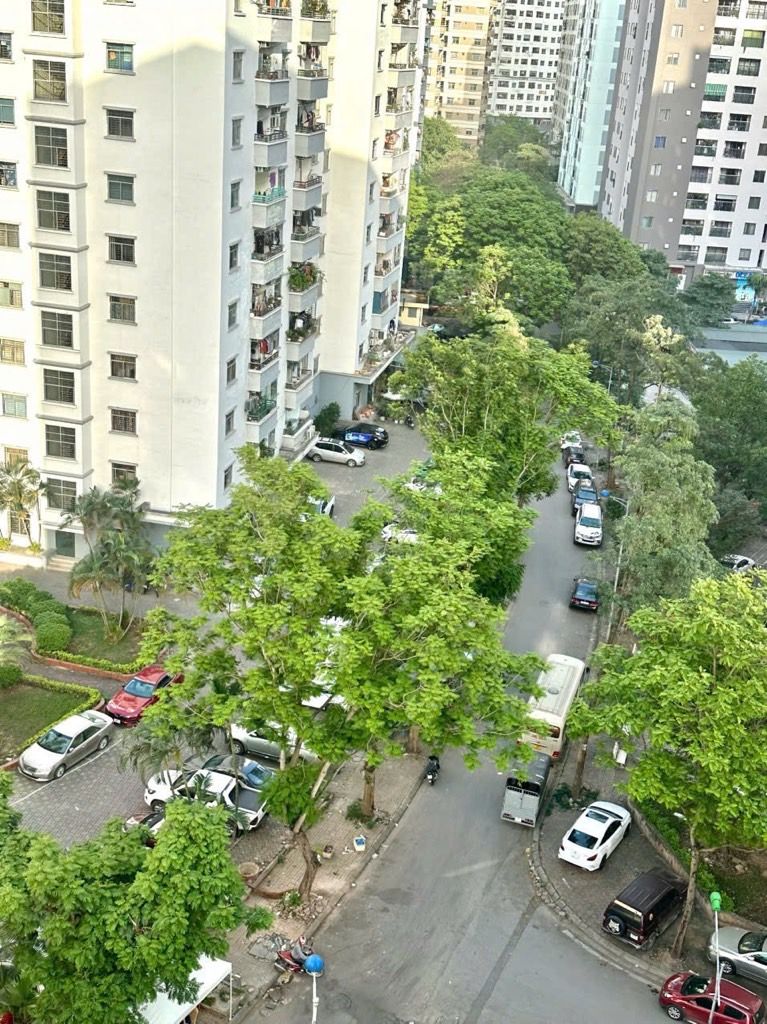 Bán nhà Tây Nam Linh Đàm - diện tích 34.3m2 12 tầng - Nhà đẹp hiếm có - giá 3,45 tỷ