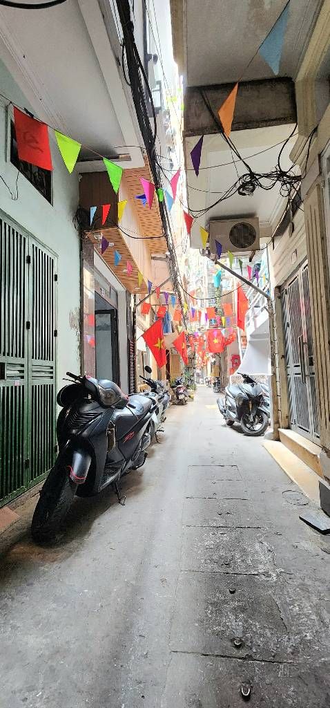 Bán nhà Bạch Mai - diện tích 40m2 3 tầng - Mặt ngõ thông - giá 9,4 tỷ