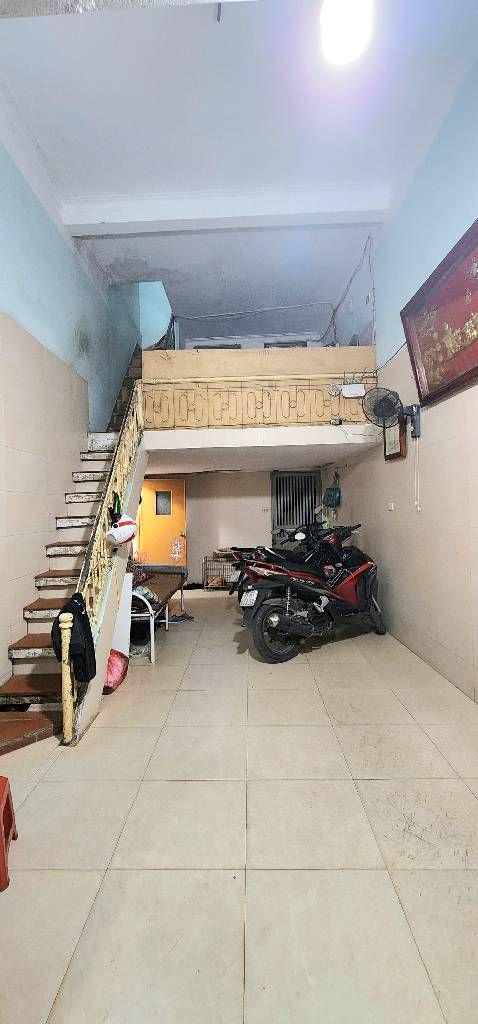 Bán nhà Bạch Mai - diện tích 40m2 3 tầng - Mặt ngõ thông - giá 9,4 tỷ
