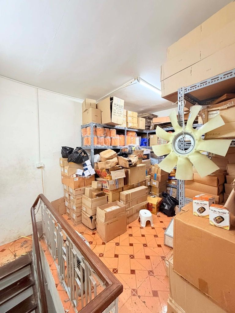 Bán nhà Nguyễn Công Trứ - diện tích 55m2 2 tầng - ô tô đỗ cửa - giá 21 tỷ